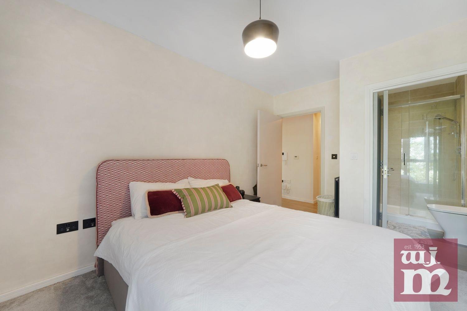 Maypole Court, Mile End